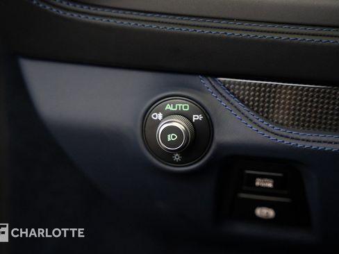 Used 2021 Ferrari F8 Tributo image 27