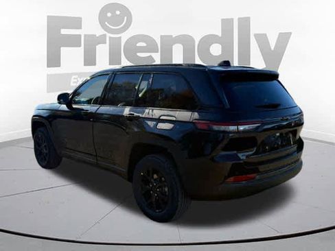 New 2025 Jeep Grand Cherokee Altitude image 7