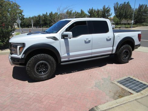 Used 2025 Ford F150 Raptor AWD/4WD image 3