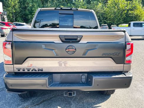 Used 2021 Nissan Titan PRO-4X w/ Pro-4x Convenience Package AWD/4WD image 8
