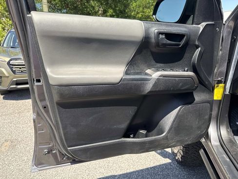 Used 2022 Toyota Tacoma SR5 w/ Technology Package RWD image 23