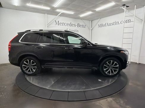 Used 2017 Volvo XC90 T6 Momentum w/ Momentum Plus Package AWD/4WD image 8