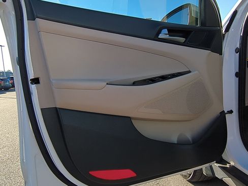 Used 2016 Hyundai Tucson Limited image 14