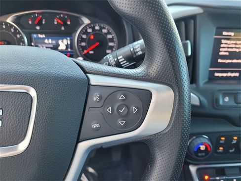 Used 2024 GMC Terrain SLE w/ Driver Convenience Package image 30