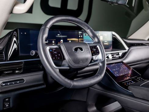 Used 2025 INFINITI QX80 Sensory AWD/4WD image 34