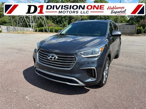Used 2017 Hyundai Santa Fe SE FWD image 1