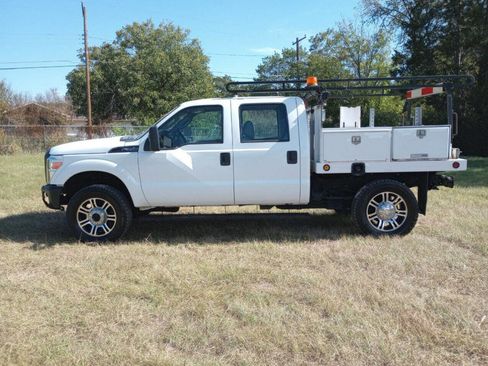 Used 2011 Ford F350 XL w/ Camper Pkg image 5