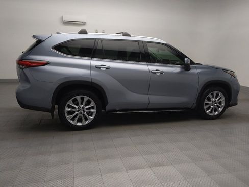 Used 2020 Toyota Highlander Limited image 10