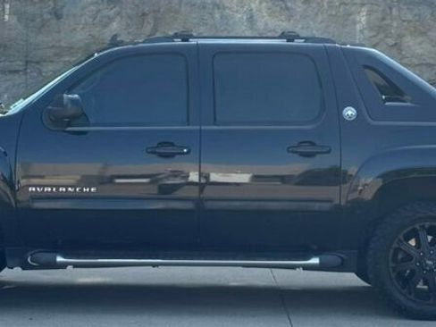 Used 2013 Chevrolet Avalanche LT image 5