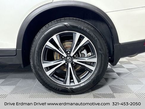 Certified 2020 Nissan Rogue SV w/ Premium Package image 4