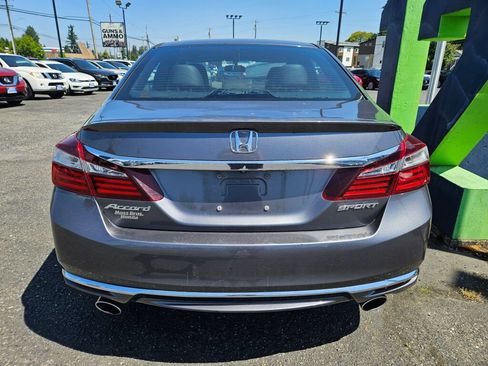 Used 2017 Honda Accord Sport image 4