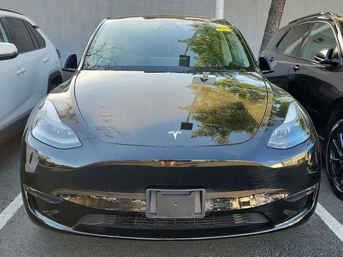 Used 2024 Tesla Model Y Long Range image 2