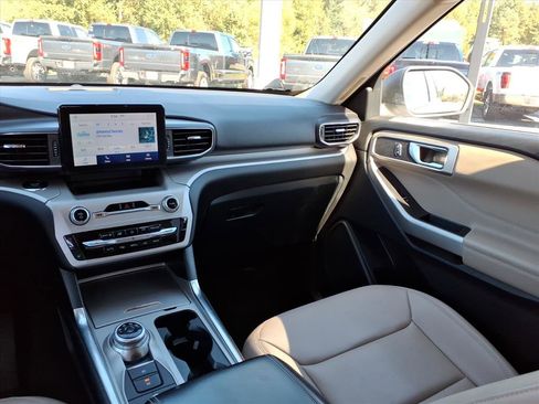 Used 2023 Ford Explorer XLT w/ Equipment Group 202A image 20