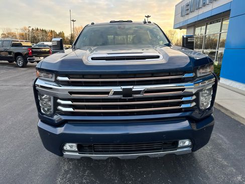 Used 2020 Chevrolet Silverado 2500 High Country w/ Technology Package image 12