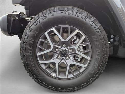 New 2026 Jeep Wrangler Unlimited Sahara AWD/4WD image 9