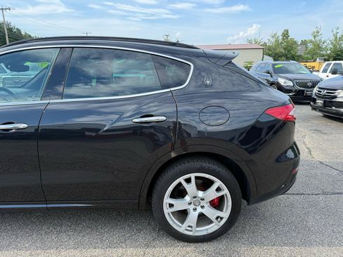 Used 2017 Maserati Levante w/ Sport Package AWD/4WD image 8