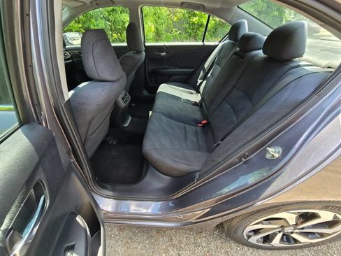 Used 2017 Honda Accord EX image 11