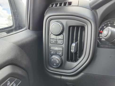 Used 2024 Chevrolet Silverado 1500 Custom image 9