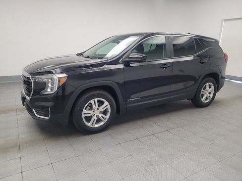 Used 2024 GMC Terrain SLE FWD image 2