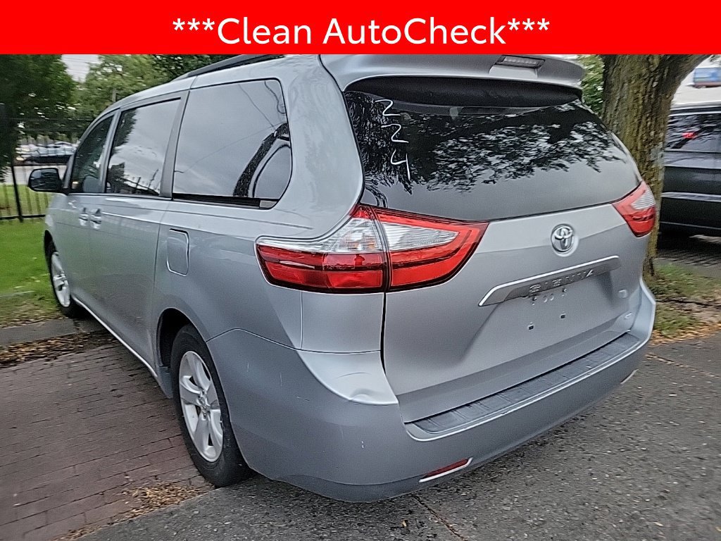 Used 2015 Toyota Sienna LE FWD image 4