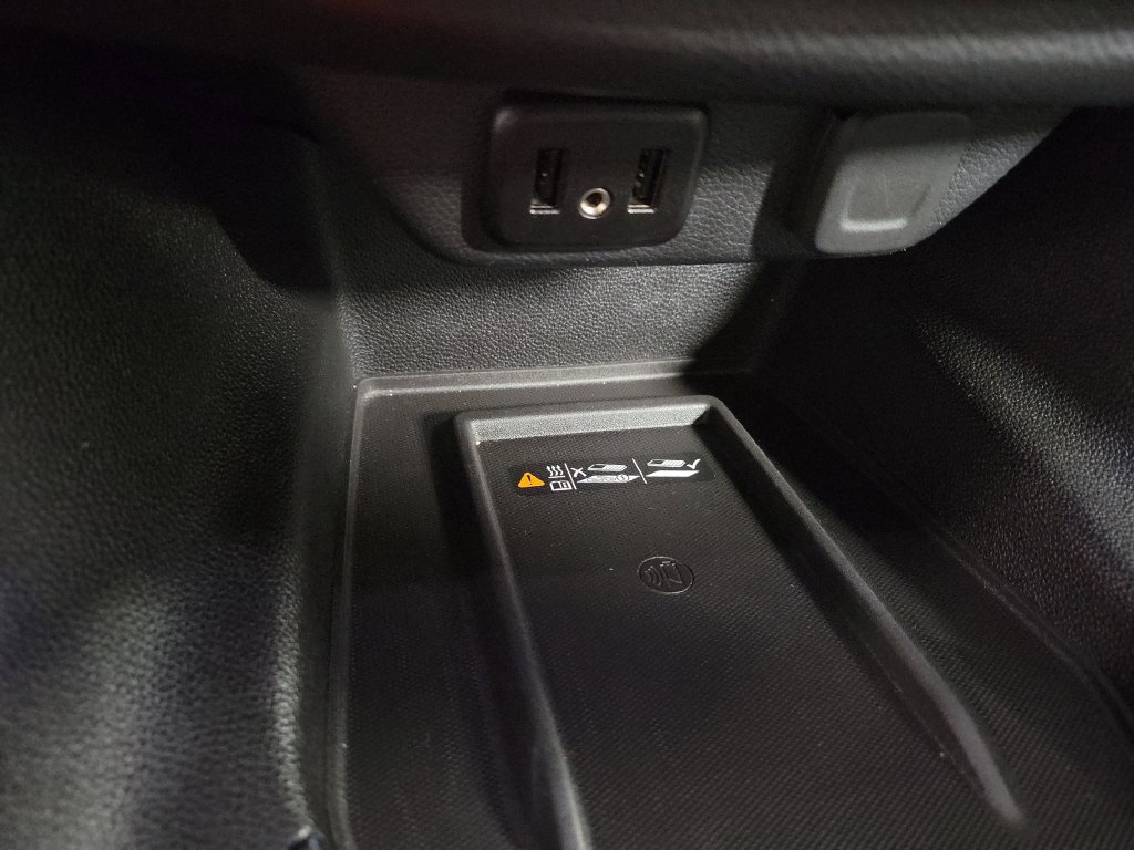 Used 2018 Chevrolet Traverse Premier w/ LPO, Floor Liner Package AWD/4WD image 19