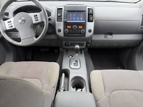 Used 2020 Nissan Frontier SV w/ Midnight Edition Floor Mats AWD/4WD image 14
