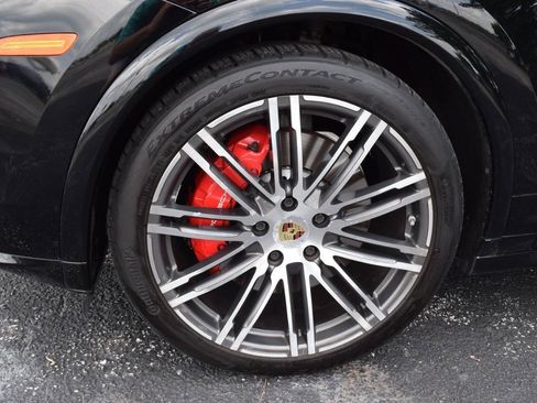 Used 2017 Porsche Cayenne GTS AWD/4WD image 5