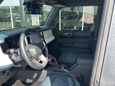 Used 2025 Ford Bronco Heritage Edition image 12