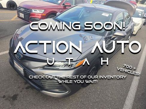 Used 2021 Toyota Camry LE FWD image 1