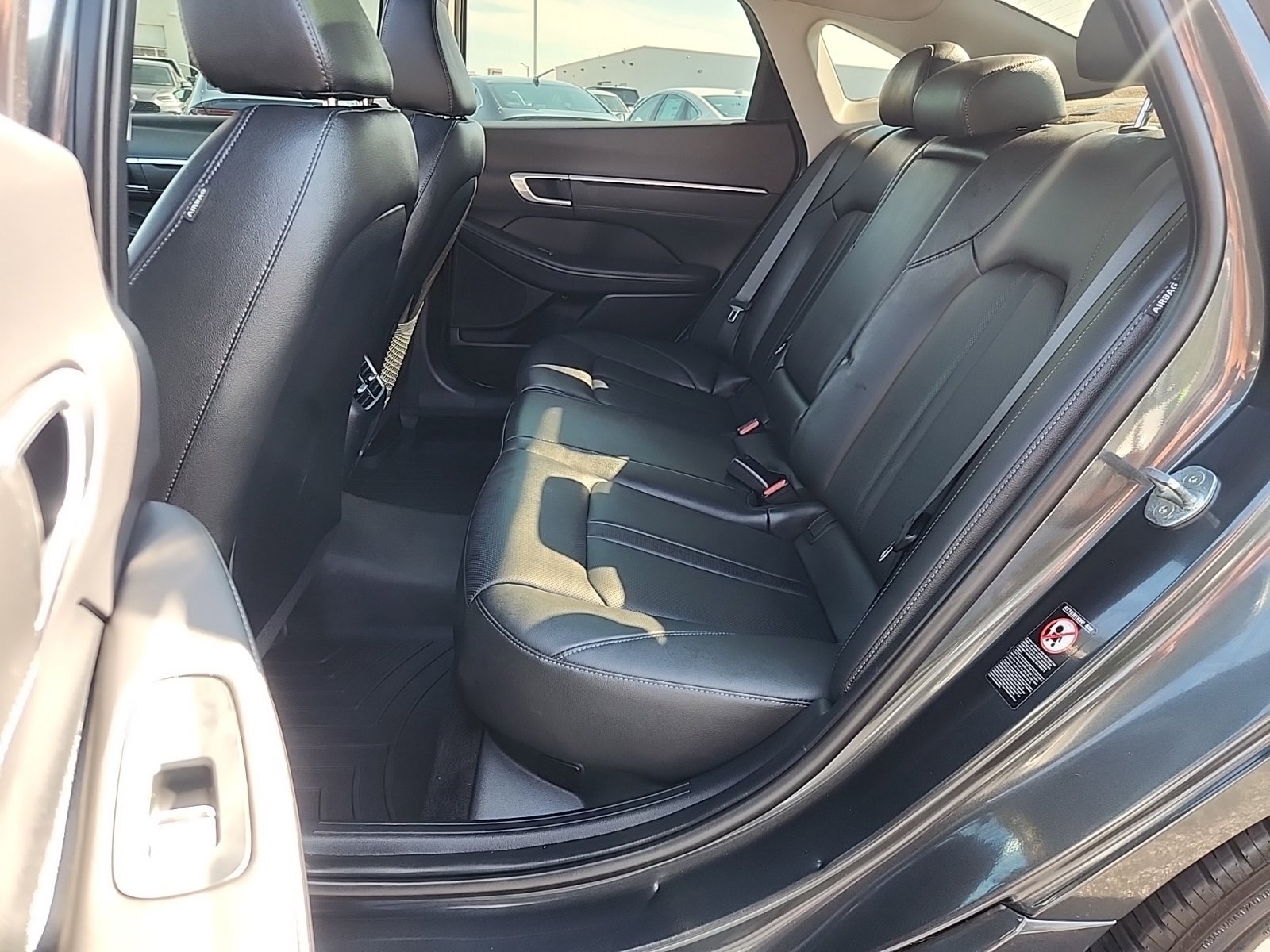 Used 2022 Hyundai Sonata Limited w/ Preferred Accessory Package FWD image 38