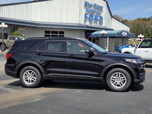 New 2026 Ford Explorer Active image 4