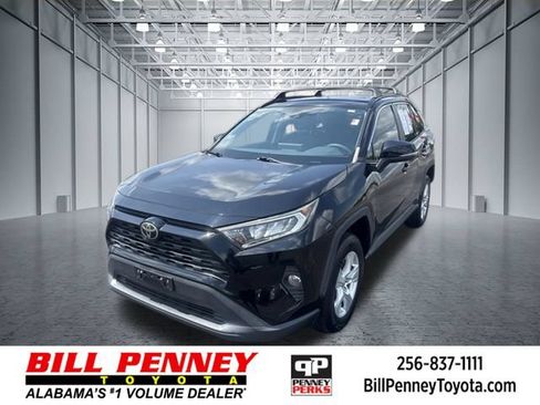 Used 2019 Toyota RAV4 XLE w/ Convenience Package FWD image 1