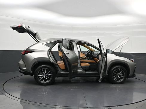 Used 2024 Lexus NX 250 FWD image 32