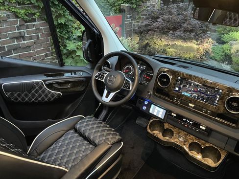 Used 2022 Mercedes-Benz Sprinter 2500 image 15