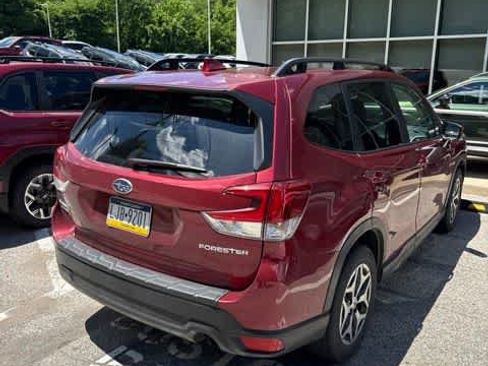 Used 2022 Subaru Forester Premium AWD/4WD image 6