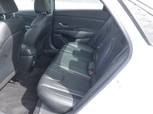 Used 2024 Hyundai Elantra Limited FWD image 8