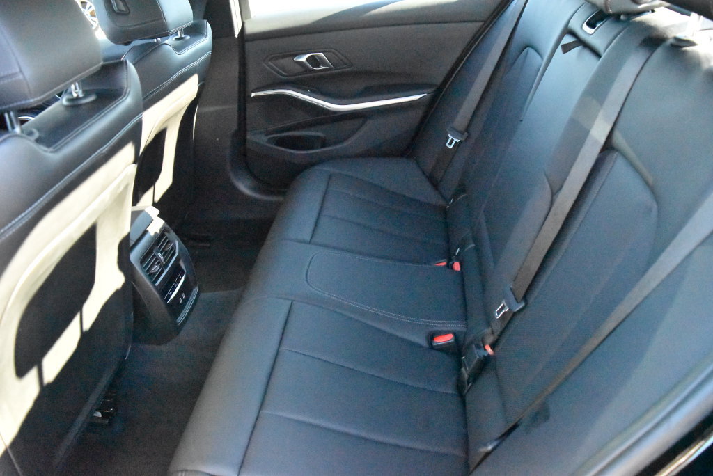 Used 2024 BMW 330e xDrive AWD/4WD image 11