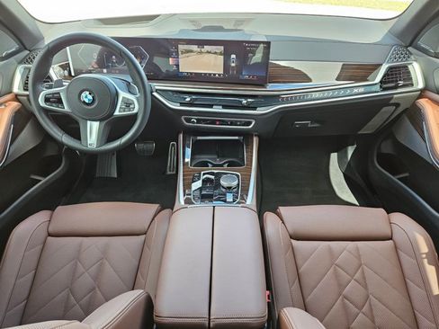 Used 2026 BMW X5 xDrive40i w/ M Sport Package AWD/4WD image 17