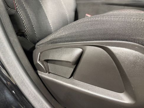 Used 2017 Chevrolet Equinox LT w/ Convenience Package image 14