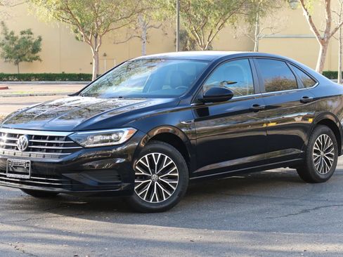 Used 2019 Volkswagen Jetta SEL FWD image 2