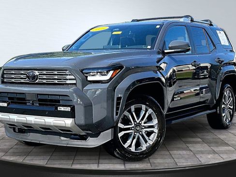Used 2025 Toyota 4Runner Limited AWD/4WD image 13