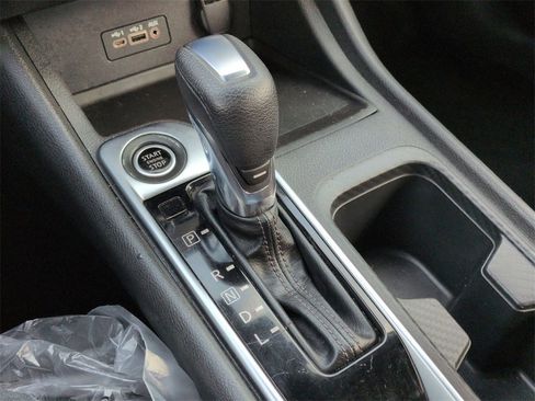 Used 2020 Nissan Sentra SV image 11