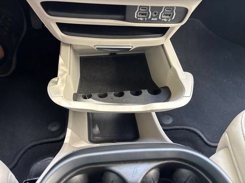 Used 2021 Chrysler Voyager Lxi FWD image 34