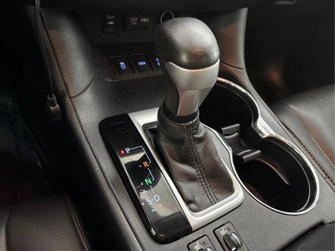 Used 2019 Toyota Highlander XLE AWD/4WD image 46