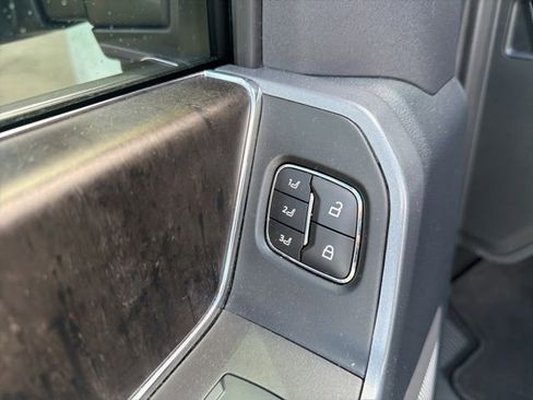 Used 2024 Ford F350 Lariat w/ Lariat Ultimate Package AWD/4WD image 32