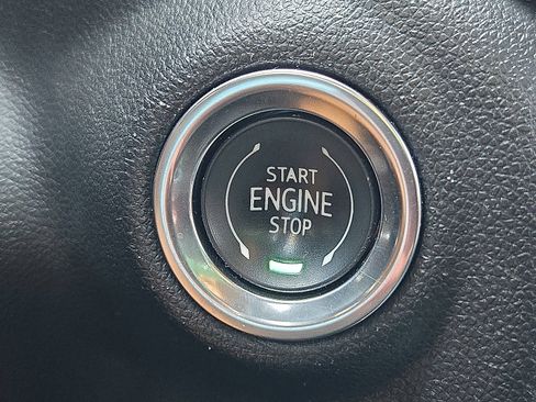 Used 2021 GMC Sierra 1500 Elevation w/ Preferred Package image 26