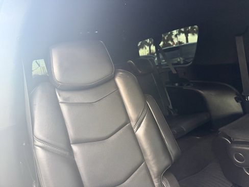 Used 2018 Cadillac Escalade ESV Platinum image 35