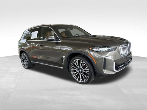 Used 2024 BMW X5 sDrive40i w/ Parking Assistance Package image 2