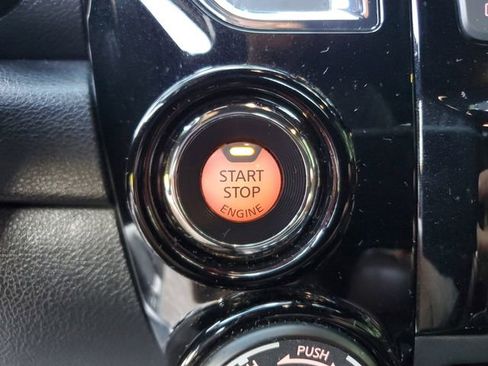 Used 2021 Nissan Titan Platinum Reserve w/ Moonroof Package image 26