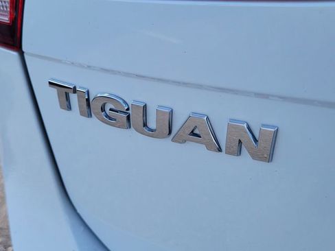 Used 2018 Volkswagen Tiguan S FWD image 6